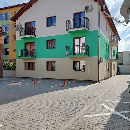 Apartament Teo Caransebeş Exterior foto