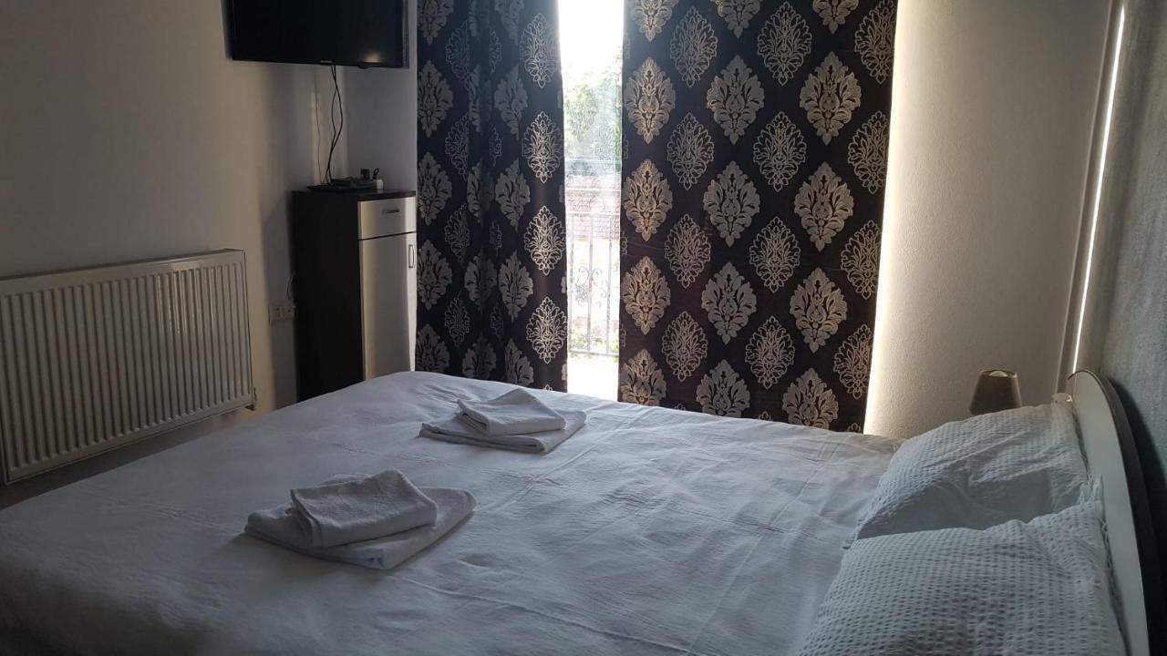 Apartament Teo Caransebeş Exterior foto
